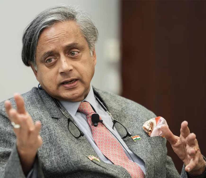 शशि थरूर और कांग्रेस नेताओं में मतभेद बढ़ता जा रहा, थरूर के दावे को कांग्रेस की केरल यूनिट के चीफ ने ही किया खारिज