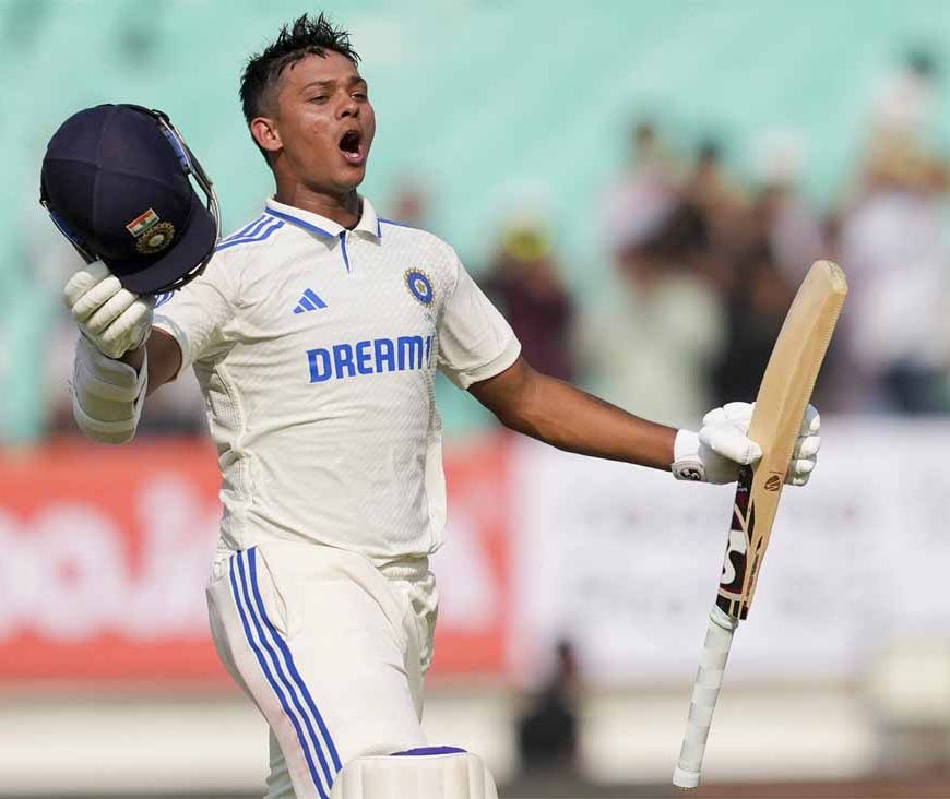 यशस्वी जायसवाल ने इंग्लैंड के खिलाफ पहले टेस्ट मैच में लगाया दमदार शतक, भारत का स्कोर 200 के पार