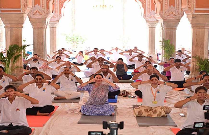 राजधानी जयपुर में सिटी पैलेस और SMS स्टेडियम से फलौदी दुर्ग तक गूंजा योग मंत्र