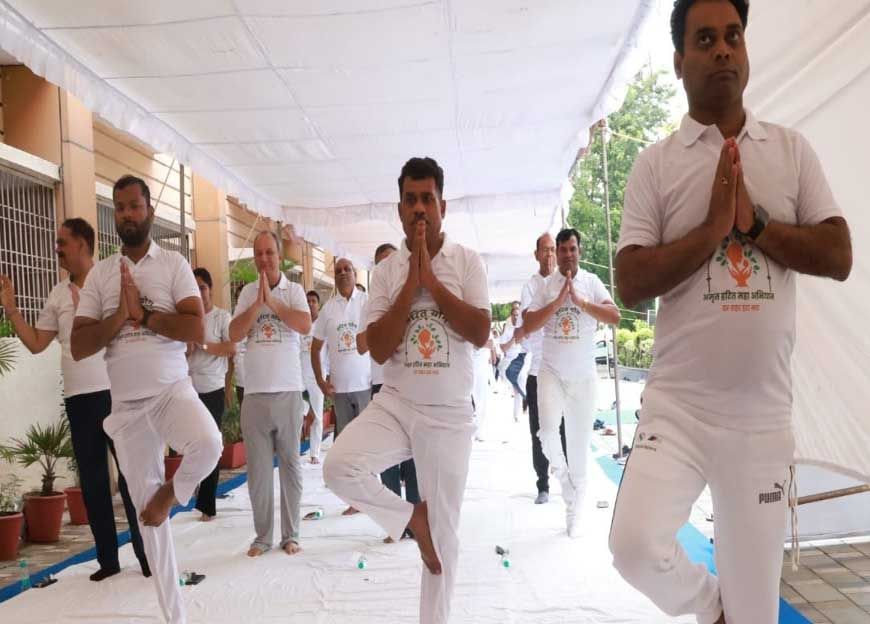 अंतर्राष्ट्रीय योग दिवस पर नगरीय प्रशासन एवं विकास विभाग में योग सत्र
