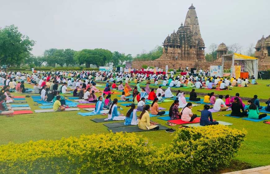 मध्यप्रदेश के पर्यटन स्थलों से दिया गया योग का संदेश