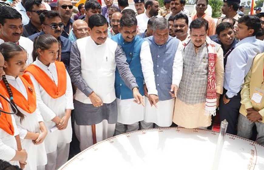 मुख्यमंत्री डॉ. यादव बने शिक्षक