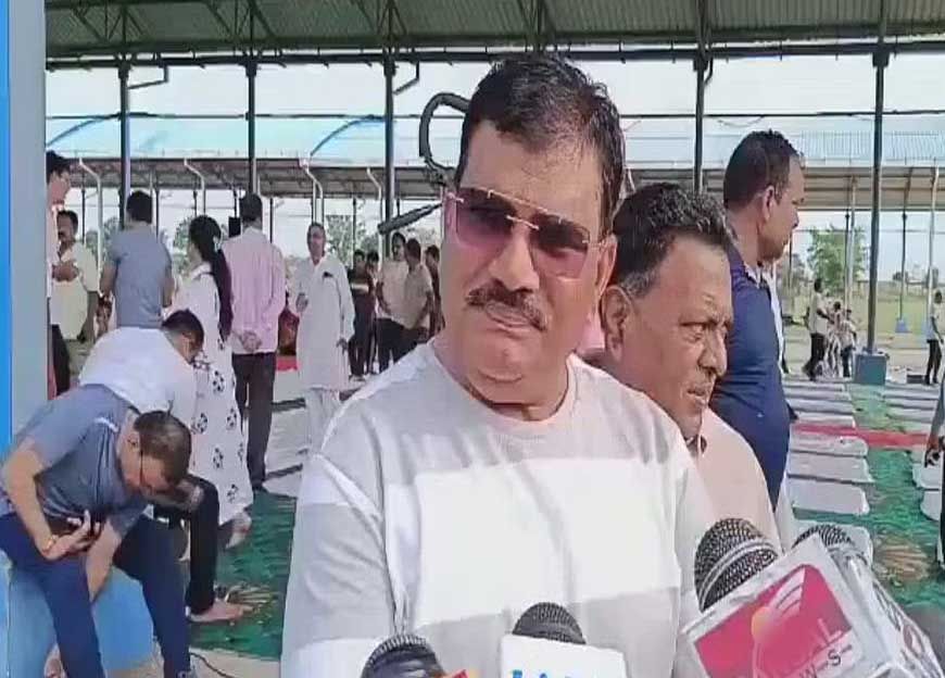 बुरहानपुर में अंतर्राष्ट्रीय योग दिवस पर सूर्यपुत्री ताप्ती नदी के राजघाट का अद्भूत दृश्य