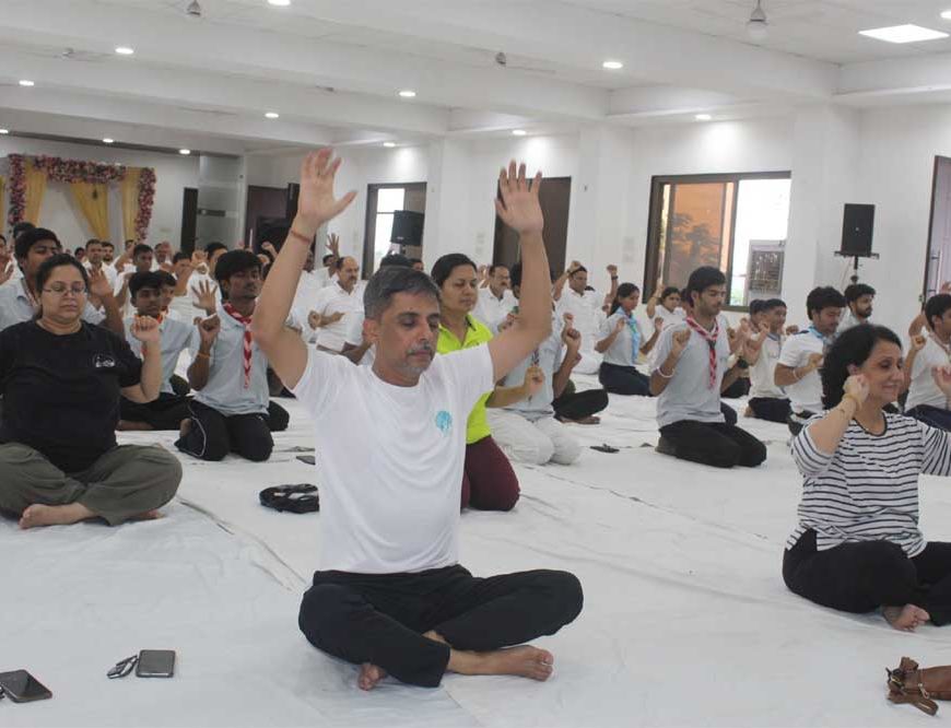 भोपाल रेल मंडल में 11वां अंतर्राष्ट्रीय योग दिवस उत्साहपूर्वक संपन्न