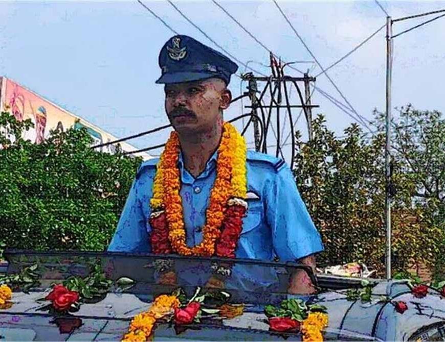 इंडियन एयरफोर्स में फ्लाइंग ऑफिसर बने रेवाड़ी के लाडले साहिल यादव के घर लौटने पर हुआ भव्य स्वागत