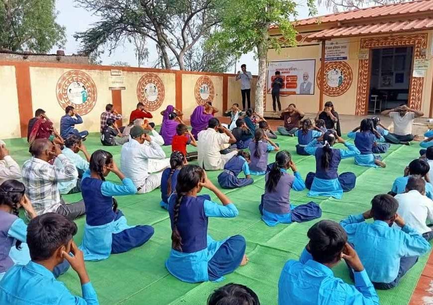 अंतराष्ट्रीय योग दिवस के अवसर पर पूरे प्रदेश की स्वास्थ्य संस्थाओं में हुआ योगाभ्यास (योग संगम) का आयोजन