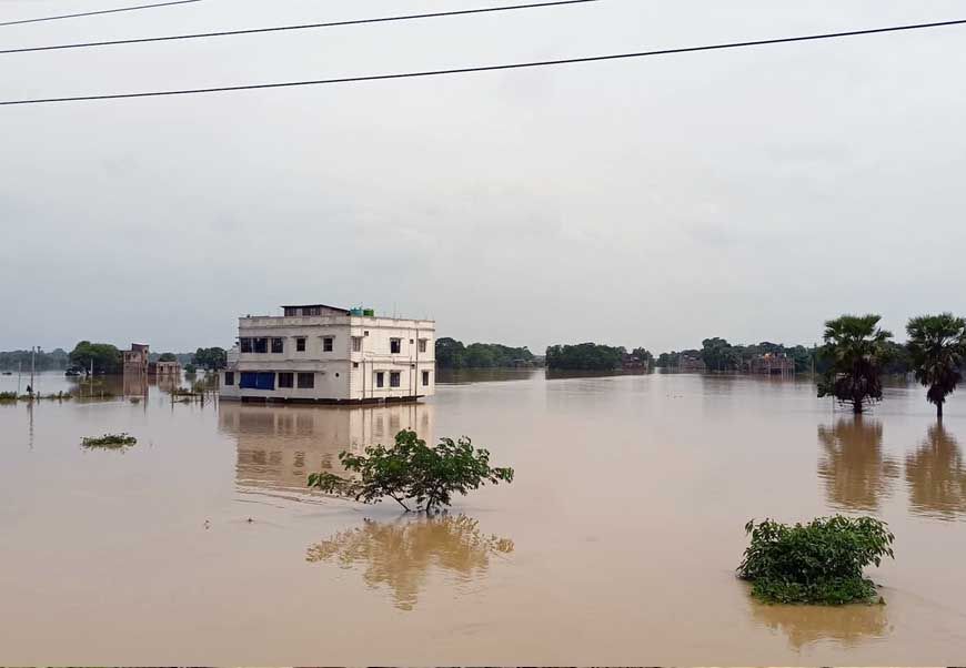 MP -गुजरात समेत 19 राज्यों में बारिश का ऑरेंज अलर्ट, ओडिशा के बालासोर में बाढ़ से 50 हजार लोग प्रभावित