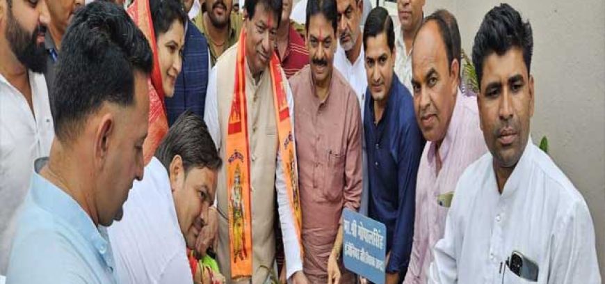 प्रभारी मंत्री श्रीमती कृष्णा गौर ने विधायक गोपालसिंह इंजीनियर के साथ जावर में बन रहे सांदीपनि सीएम राइज स्कूल के भवन का किया निरीक्षण