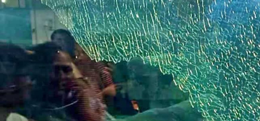 ग्वालियर में शताब्दी एक्सप्रेस पर पथराव, कोच सी-5 की खिड़की का कांच टूटे