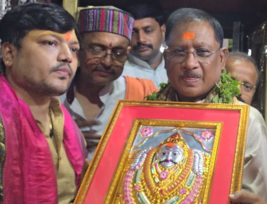 रायपुर : 'काशी के कोतवाल' काल भैरव जी के दरबार में मुख्यमंत्री विष्णुदेव साय ने की पूजा-अर्चना