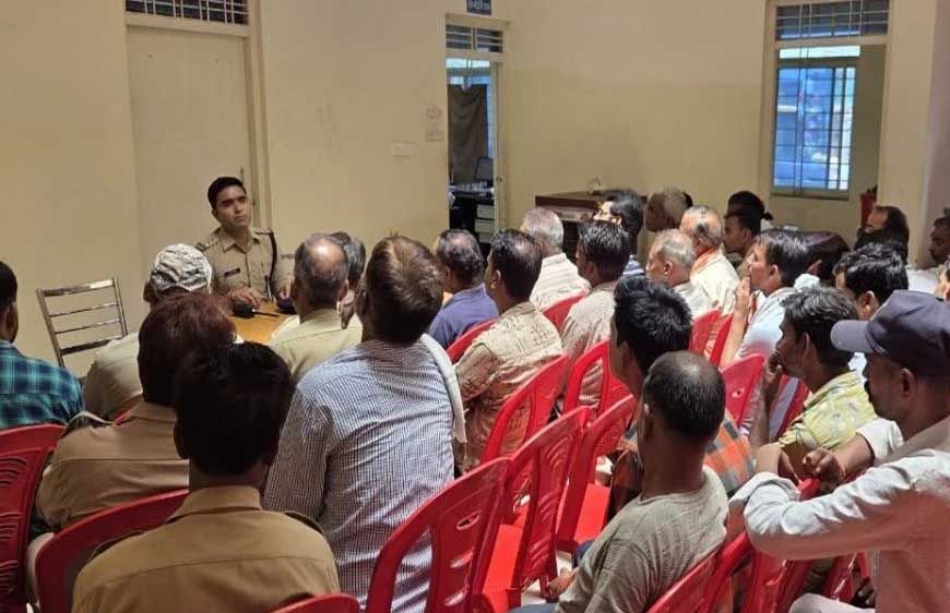 शिवपुरी में ऑटो चालकों को पुलिस की चेतावनी, 5 से अधिक बच्चे बिठाए तो होगी कार्रवाई