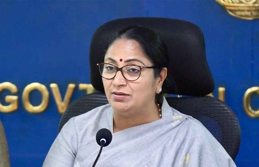 रेखा गुप्ता सरकार का व्यापारियों को बड़ा तोहफा, 8 लाख कारोबारियों को मिलेगा लाभ