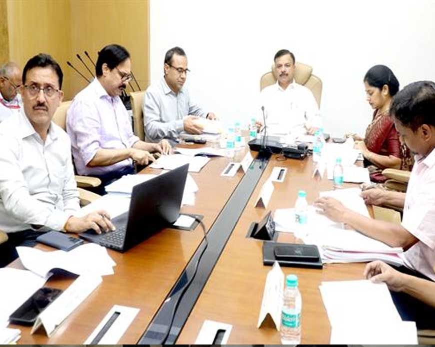 स्कूल शिक्षा मंत्री सिंह की अध्यक्षता में हुई गवर्निंग बॉडी की बैठक, बच्चों को गुणवत्तापूर्ण पुस्तकें समय पर मिलें, यह सुनिश्चित हो