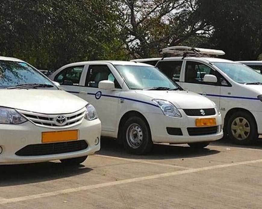 इंदौर में RTO ने बिना परमिट और पंजीकरण के टैक्सी सेवाएं देने वाले निजी वाहन चालकों पर की कार्रवाई
