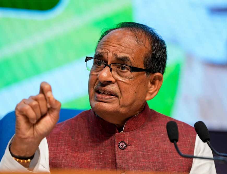 धर्मनिरपेक्षता संविधान का हिस्सा नहीं, हटाने पर हो विचार: केंद्रीय मंत्री शिवराज सिंह