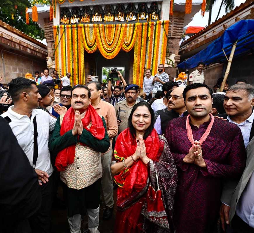 गौतम अदाणी परिवार संग पहुंचे पुरी, जगन्नाथ रथ यात्रा में की भक्ति भरी भागीदारी