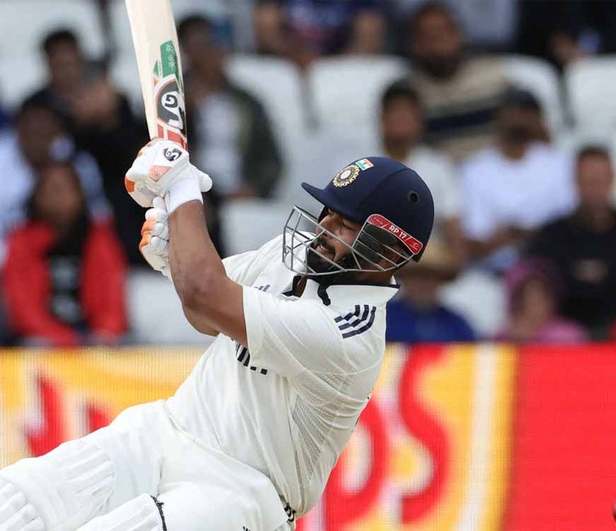 गावस्कर की फटकार से सहम गए थे ऋषभ पंत, गुस्से में किया फोन ऑफ!