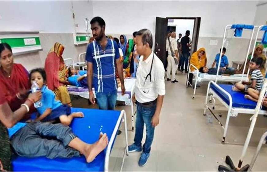 मिड-डे मील खाना खाने के बाद होने लगी उल्टी-पेट दर्द, 80 से अधिक बच्चे अस्पताल में भर्ती