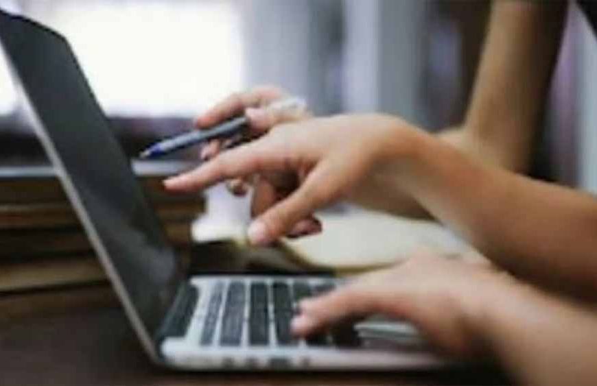 निजी स्कूल की 11वीं कक्षा की वर्चुअल क्लास के दौरान अश्लील कटेंट शेयर होने से मचा हंगामा, छात्र निलंबित