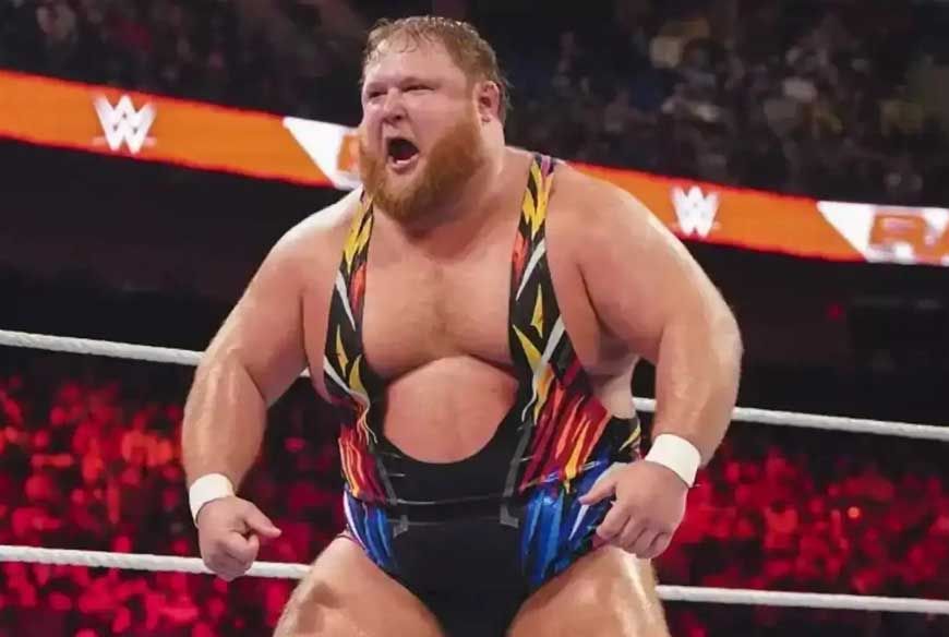 WWE :बुरी तरह घायल हुआ 150 KG का रेसलर ओटिस, लंबे समय के लिए रिंग से हुआ दूर