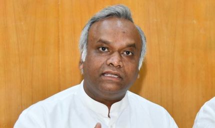 'अगर केंद्र की सत्ता में आए तो संघ को करेंगे बैन...', कांग्रेस अध्यक्ष मल्लिकार्जुन खड़गे के बेटे का ऐलान