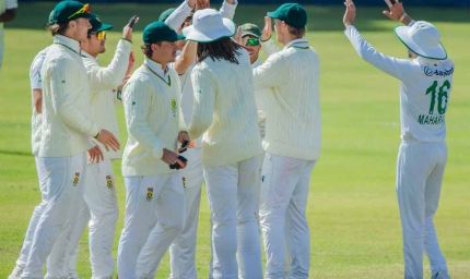 दक्षिण अफ्रीका ने आज पहले टेस्ट में मेजबान जिम्बाब्वे को 'जमींदोज' कर दिया, कॉर्बिन बॉश ने मारा 'घातक पंजा'