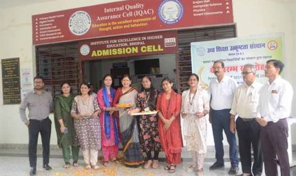 भोपाल में नवीन सत्र 2025-26 के नवप्रवेशित विद्यार्थियों के लिए हुआ दीक्षारम्भ कार्यक्रम