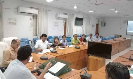 कलेक्टर ने की रीवा-सीधी-सिंगरौली रेल लाईन की समीक्षा