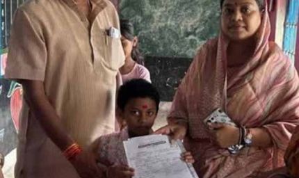 शहडोल सांसद ने अपनी बेटी का एडमिशन शासकीय विद्यालय में कराया