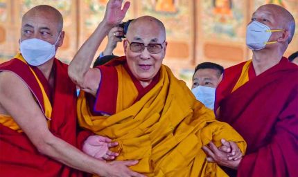 दलाई लामा के उत्तराधिकारी पर भारत का दो टूक: फैसला चीन नहीं, तिब्बती करेंगे