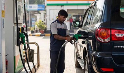 जब जहाज़ 40 साल पुराने उड़ रहे, तो पुरानी गाड़ियों पर तेल बंद क्यों? उठा बड़ा सवाल