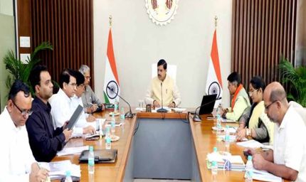 नगरीय क्षेत्रों में झुग्गी बस्तियों के विस्तार को नियंत्रित करने कार्य-योजना बनाई जाए : मुख्यमंत्री डॉ. यादव