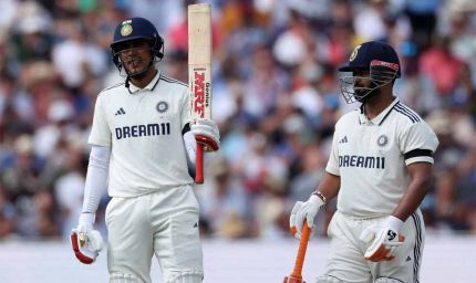 टेस्ट और वनडे में दोहरा शतक लगाने वाले 5 खिलाड़ी: 4 हैं भारतीय