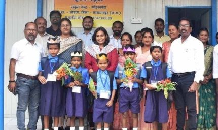 ईरकभट्टी के बच्चों की आँखों में लौटी चमक, बंद स्कूल में फिर से गूंजे क, ख, ग.....