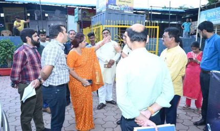 तेलीबांधा तालाब परिसर में लगातार अनियमितताओं और अव्यवस्थाओं पर महापौर मिनल चौबे ने औचक किया निरीक्षण