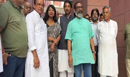 दिल्ली के सर गंगा अस्पताल में भर्ती शिबू सोरेन से मिले गुलाम अहमद मीर व इरफान अंसारी