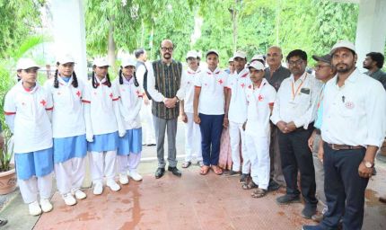 राज्यपाल रमेन डेका से रेड क्रॉस जिला शाखा महासमुंद के प्रतिनिधियों ने की भेंट, गतिविधियों की दी जानकारी