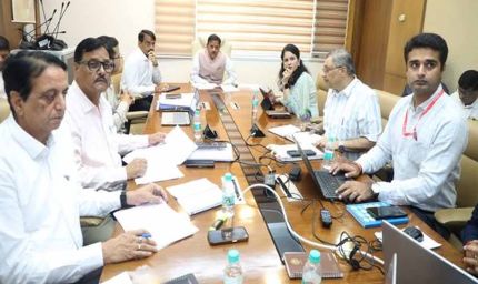 स्वास्थ्य अधोसंरचना विकास कार्यों की गति और गुणवत्ता सर्वोच्च प्राथमिकता : उप मुख्यमंत्री शुक्ल