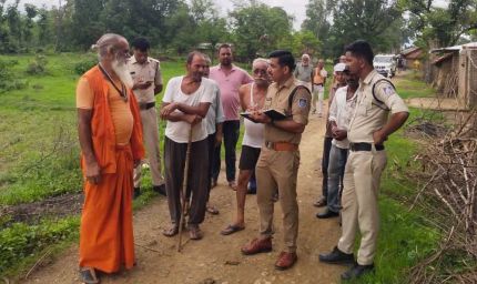 चोरों ने सेंधमारी कर किया लाखो का माल पार।