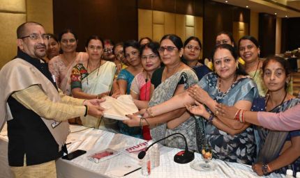 रायपुर : श्रम कल्याण केन्द्रों का होगा उन्नयन, अध्यक्ष योगश दत्त मिश्रा ने ली बैठक