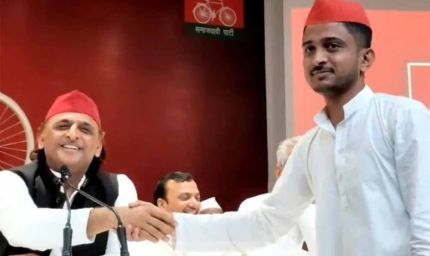 अखिलेश से मिलकर पुलिस पर लगाया था रिश्वत का आरोप, अब खुद फंसा; पिता ने ही खोली पोल