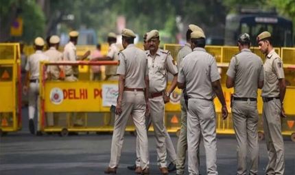 दिल्ली के मजनू का टीला में डबल मर्डर, युवती और 6 साल की बच्ची की हत्या से सनसनी