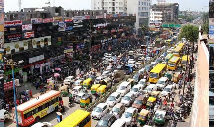 शहर में ट्रैफिक व्यवस्था बदहाल, हाईकोर्ट ने सख्ती दिखाई, कलेक्टर, पुलिस कमिश्नर और निगमायुक्त को हाजिर होने को कहा