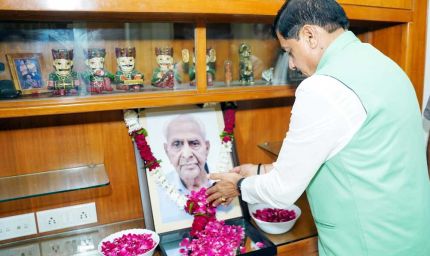 मुख्यमंत्री डॉ. यादव ने जोधपुर में रेल मंत्री वैष्णव के पिता को श्रद्धांजलि अर्पित की