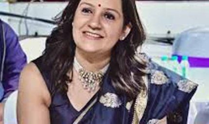 चुनाव आयोग पर प्रियंका चतुर्वेदी का हमला, कहा – प्रजातंत्र खत्म करने में जुटा है आयोग