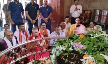 श्रावणी मेला: अशोक धाम में उमड़ा श्रद्धालुओं का सैलाब, डिप्टी सीएम ने किया रुद्राभिषेक