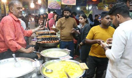 इंदौर प्रशासन का फैसला: सराफा चौपाटी से हटेंगी गैर-पारंपरिक दुकानें, 80 पुरानी दुकानें ही रहेंगी