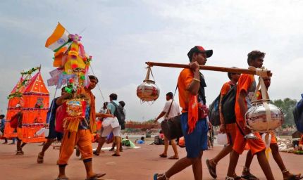 बरेली में मस्जिद के पास से निकलेगा पहला कांवड़ जत्था, श्रद्धालुओं पर बरसेंगे फूल