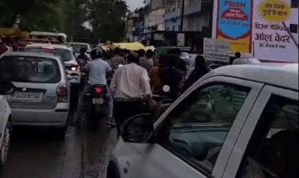 भोपाल: भोजपुर मंदिर मार्ग पर 2.5 किमी लंबा जाम, श्रद्धालुओं की बढ़ी परेशानी