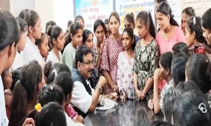 विद्यार्थियों के लिए सरकार सभी सुविधाएँ उपलब्ध करायेगी : मंत्री डॉ. शाह